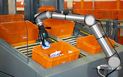 物流领域的机器人拣件解决方案结合了创新的抓取技术、智能传感器、计算机视觉和机器学习，实现了仓库和配送中心单个物品的拣件自动化。（由Righthand Robotics，Inc。提供）