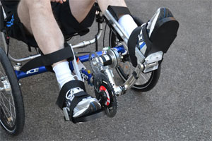 Maxon平电机可保持患者的腿移动。